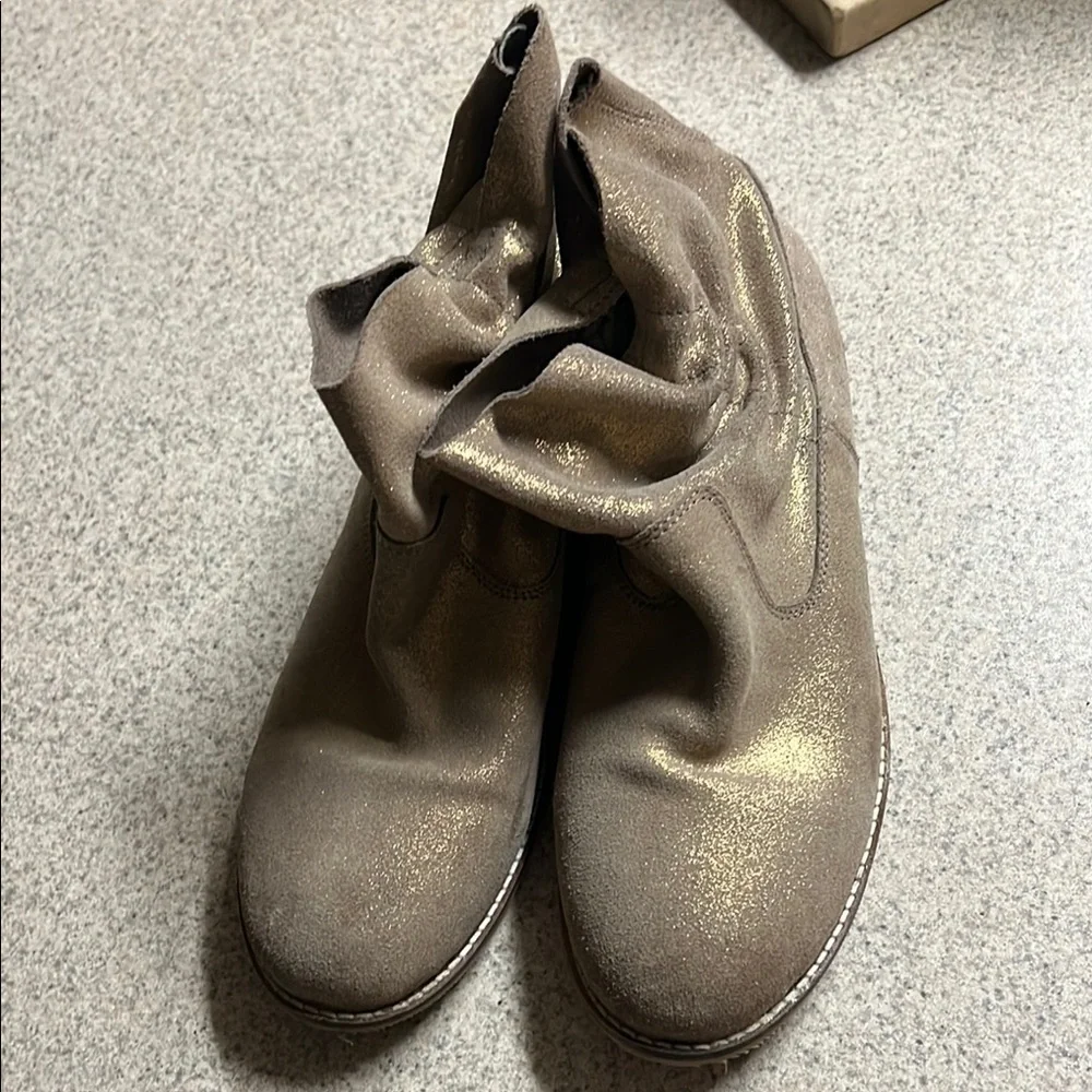 Boden gold suede slouchy boots size 39/